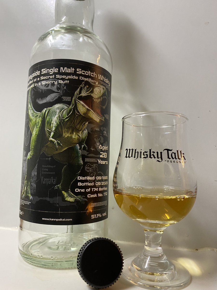 モル太郎 (@theglenlivet_) on Twitter photo 飯塚のJHONさん( <a href="/hp9816_ttl/">JOHN_WHISKY AJOTSSI店主</a> )にいただいた乾杯会リリースのシークレットスペイサイドをトークコップで🥳
年数の割に色味は淡いですが、甘い香りと複雑な香味でやっぱうまぁ🥰🥃 飯塚のJHONさん( <a href="/hp9816_ttl/">JOHN_WHISKY AJOTSSI店主</a> )にいただいた乾杯会リリースのシークレットスペイサイドをトークコップで🥳
年数の割に色味は淡いですが、甘い香りと複雑な香味でやっぱうまぁ🥰🥃