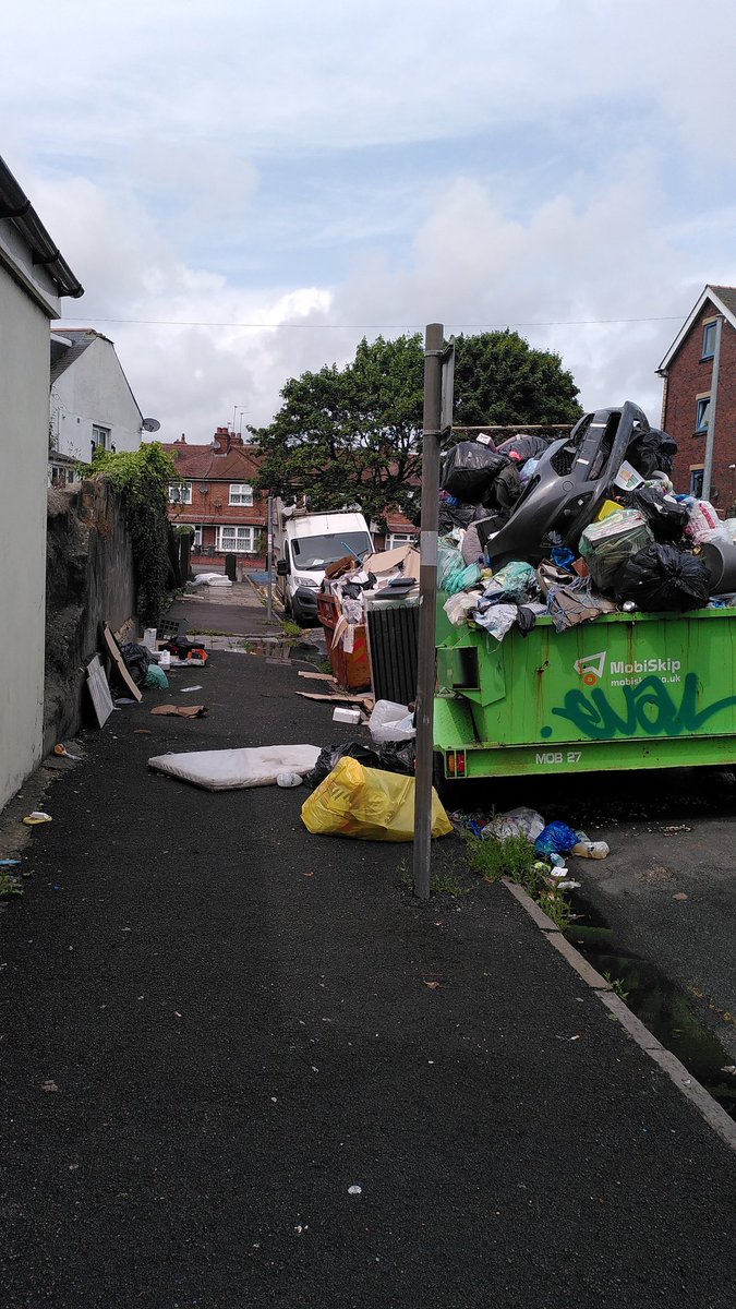 Keep Riverside Tidy (@tidyriverside) on Twitter photo Hi <a href="/cardiffcouncil/">Cardiff Council</a> <a href="/Help_C2C/">Connect2Cardiff/Cysylltu â Chaerdydd</a> dead rat on Neville St. Will report on the app. The whole street is littered with rubbish & fly tipping. Despenser. Beauchamp, Plantagenet St the same & this skip overflowing on Plantagenet. So grim & depressing. Please help asap. We're drowning. Hi <a href="/cardiffcouncil/">Cardiff Council</a> <a href="/Help_C2C/">Connect2Cardiff/Cysylltu â Chaerdydd</a> dead rat on Neville St. Will report on the app. The whole street is littered with rubbish & fly tipping. Despenser. Beauchamp, Plantagenet St the same & this skip overflowing on Plantagenet. So grim & depressing. Please help asap. We're drowning.