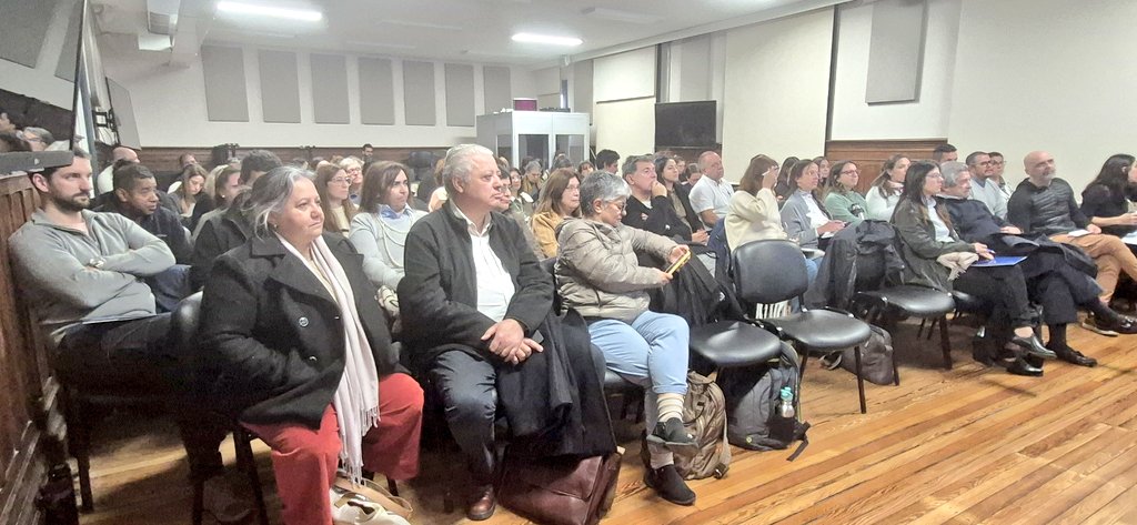 bienestar.udelar (@bienestarscbu) on Twitter photo En <a href="/fder_oficial/">Facultad de Derecho</a> se desarrolla "Perspectivas sobre accidentabilidad laboral". Jornada en el marco del Día Mundial de la Seguridad y la Salud en el Trabajo. El Prorrector de Gestión Dr Luis Leopold reafirma el compromiso de la <a href="/Udelaruy/">Universidad de la República</a> a contribuir con el tema a nivel nacional. En <a href="/fder_oficial/">Facultad de Derecho</a> se desarrolla "Perspectivas sobre accidentabilidad laboral". Jornada en el marco del Día Mundial de la Seguridad y la Salud en el Trabajo. El Prorrector de Gestión Dr Luis Leopold reafirma el compromiso de la <a href="/Udelaruy/">Universidad de la República</a> a contribuir con el tema a nivel nacional.