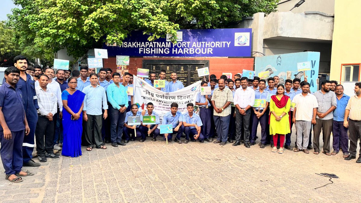 CifnetH's tweet photo. On the eve of "World Environment Day" on the theme 'END PLASTIC POLLUTION GLOBALLY', CIFNET Unit-Vizag organized a walkathon from Office to Fishing Harbour. Officers,Staff &Trainees have participated in the awareness drive
#BEATPLASTIC
#EndPlasticPollution
#PlasticFreeFuture https://t.co/Ky6HBcdOyz