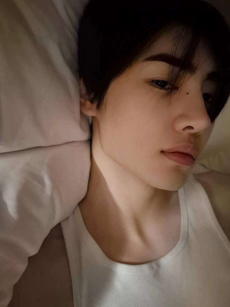 hello i'm drei, i'm currently looking for interactive moots 🎧 #kpoptwt , #stantwt 

about me : 
⠀— he/him, filo, 05
⠀— ult groups:
          • enhypen &amp; zb1
⠀— any fandom will do 
⠀— i speak eng / fil

let's be moots, yeah? 🎻