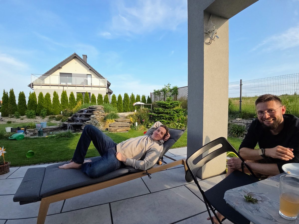 Jay Meistrich (@jmeistrich) on Twitter photo Had an awesome time gokarting and eating peanut butter cheeseburgers with <a href="/BWidlarz/">Bart Widlarz</a> and <a href="/DanStepanov/">onlydans</a> after <a href="/appjsconf/">App.js Conf 🗓️ 28-30 May 2025</a> ❤️ Had an awesome time gokarting and eating peanut butter cheeseburgers with <a href="/BWidlarz/">Bart Widlarz</a> and <a href="/DanStepanov/">onlydans</a> after <a href="/appjsconf/">App.js Conf 🗓️ 28-30 May 2025</a> ❤️