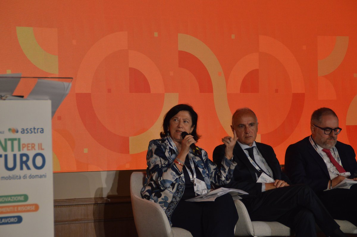 La Vicepresidente #ASSTRA Giuseppina Gualtieri raccoglie le riflessioni del primo Talk, nel quale si è affrontato il tema degli investimenti e della capacità delle aziende del #TPL di prevedere gli interventi necessari per traguardare il futuro della #mobilità.