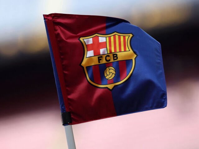 يواجه نادي #برشلونة عقوبات من الاتحاد الأوروبي لكرة القدم ناتجة عن مخالفة القواعد المالية للاتحاد، حسب ما ذكرته مصادر إعلامية متعددة.

ووفقًا لما ذكرته صحيفة "ذا تايمز"، من المقرر أن تكون عقوبة برشلونة أشد صرامة من العقوبات التي ستُفرض على ناديي تشيلسي وأستون فيلا الإنجليزيين،