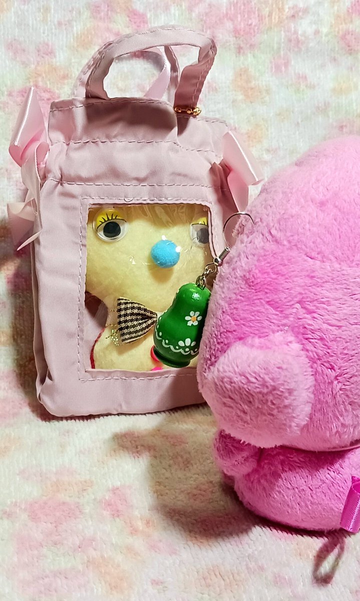 Ｋ川みぃ「あのねナナオせんせのワークショップってやつねかわいいおともだちできるとおもうよ♪みぃのこのおともだちはブローチじゃないけどお父がナナオせんせのワークショップでつくったんだよ♪　うさぎさんはくるくるはなびのやつほしいらしい♪」