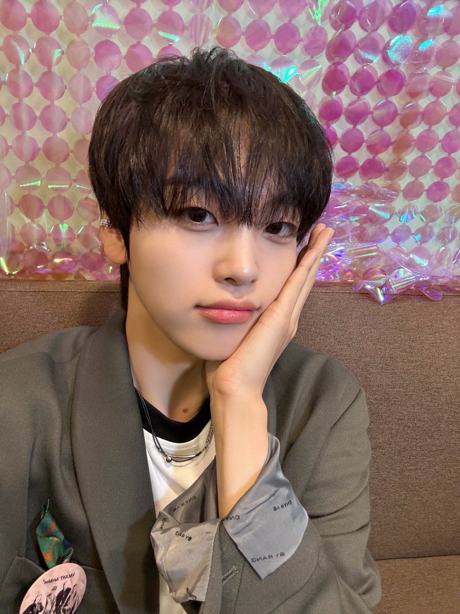 CRAVITYstarship's tweet photo. [📸] 250606
MBC M #주간아이돌
⠀
#CRAVITY #크래비티
#형준 #HYEONGJUN
#DaretoCrave https://t.co/95boSxJBer