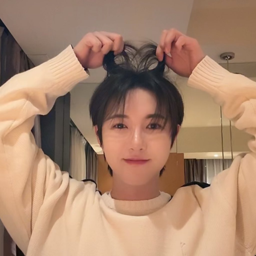 너무너무너무 
소중한 런쥔 사랑해 ~ ♡♥ 
같이 행복만 하자 ( ͡° ͜ʖ ͡°)。。