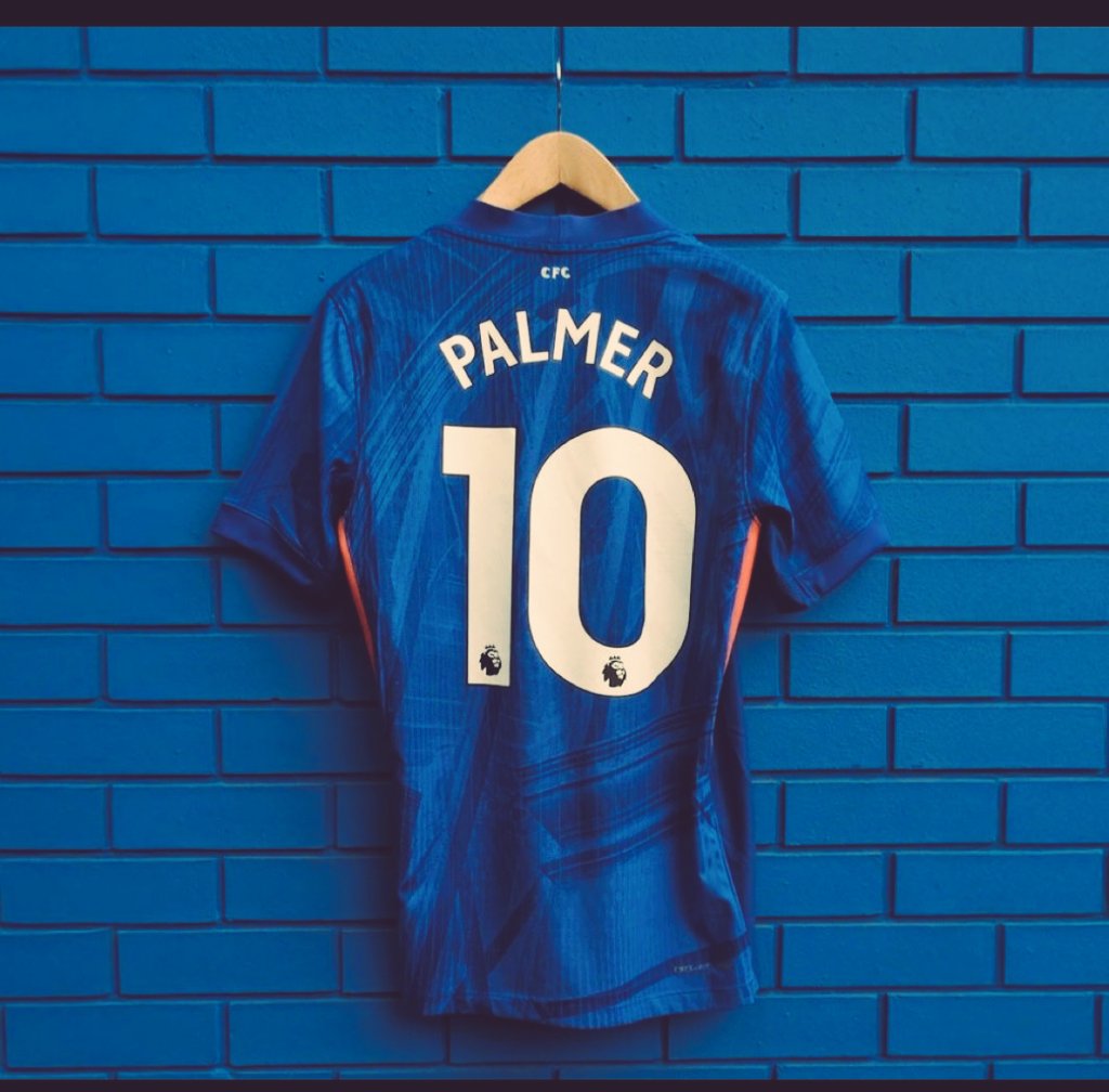 BREAKING 
Hazard took the #10 in his third season, with academy product Terry as captain. Chelsea signed a striker (Costa). Chelsea went on to win the league.

Palmer has just taken the #10 for his third season, with Reece James as captain. Chelsea just signed Delap.
COINCIDENCE
