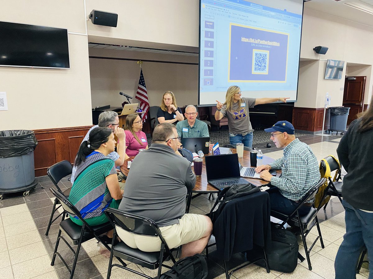 Julianne tweet media