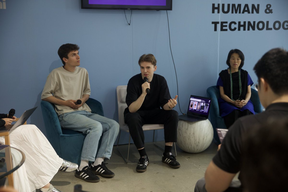 Focusartfair's tweet image. 🎤 FOCUS Talks
From curators to collectors, artists to academics our panels at #FOCUSNYC2025 sparked powerful convos on creativity, identity &amp;amp; the future of art.

#focustalks #focusartfair #artconversation #artistvoices #artandculture #artpanel #chelseanyc #nyartweek