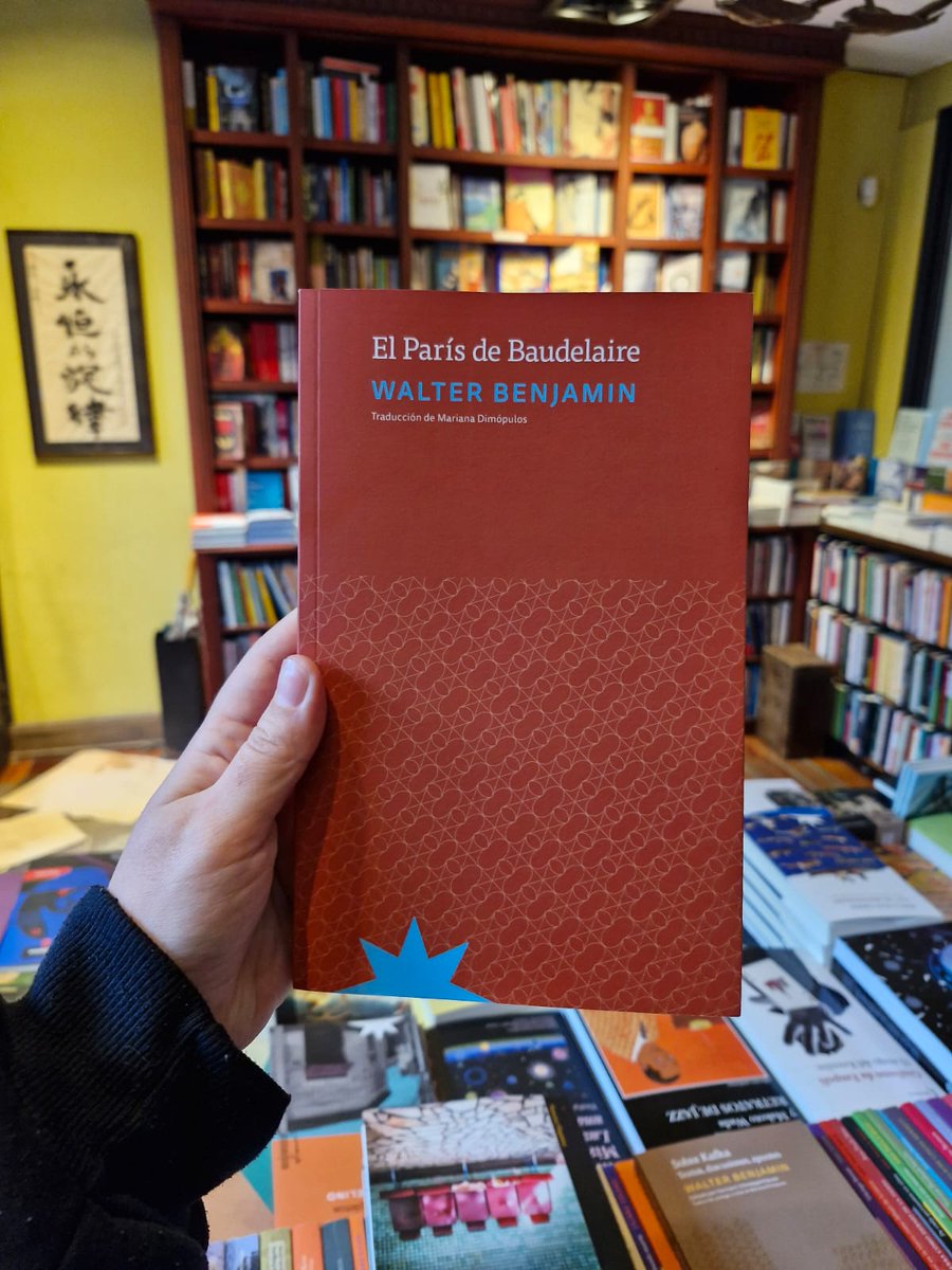 eternacadencia's tweet photo. Y para seguir en el tema de escribir y caminar, les dejamos acá una selección de libros que bien tocan este tema, o bien invitan al movimiento con su lectura.

Cortesía de @EternaEditora, @edicionesiruela, #LasAfueras y #Vinilo. https://t.co/adyxNfmIz9
