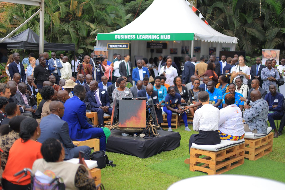 ngoforum's tweet photo. 🔥 At the Ekyoto fire place conversation, the DHO of Adjumani shares how Adolescent Responsive Services have empowered young people to understand their SRHR and hold health officers accountable.
“Nothing for young people without their involvement.” #DKUGPartnership25 #UNNGOF #YouthHealthRights