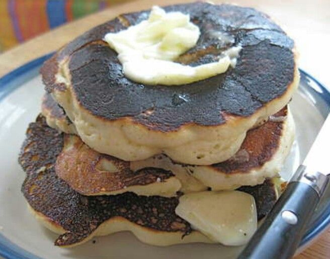 embracethyIight's tweet photo. Panekuknya sudah hangus...

"Hah... memang kayaknya aku tidak bakat masak... Mm, yaudah deh makan ini aja. Met makan!" https://t.co/wtyOTjC8yw