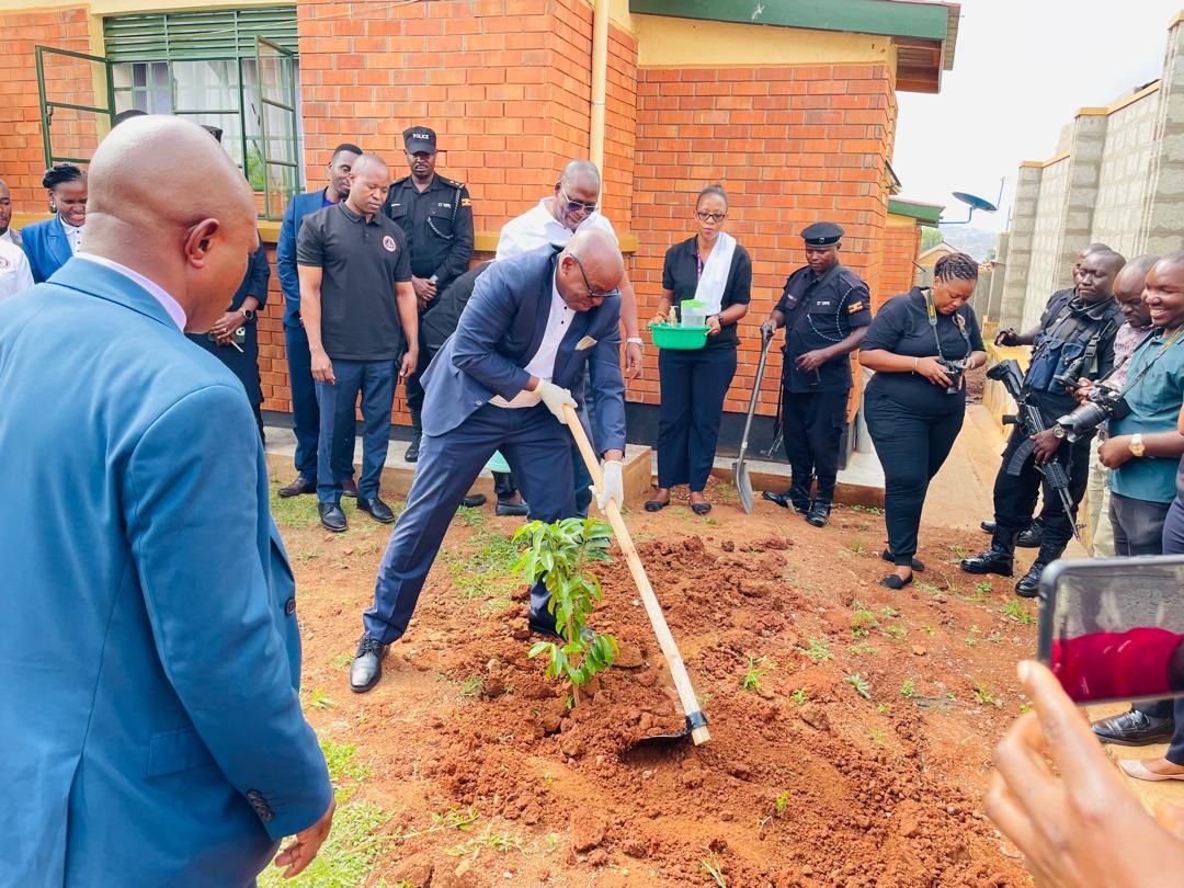 LEMU, together with  LDC, FHRI, FIDA Uganda, ODPP, CEPIL has today exhibited at the launch of Wakiso High Court Circuit in Nabweru, presided over by Hon. Lord  Justice Dr. Flavian Zeija - Deputy Chief Justice. 

THEME : 

"Enhancing Judicial Accountability &amp; Access to Justice".