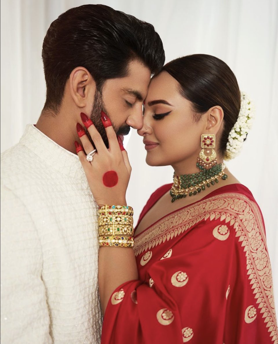 FalaqNaazz's tweet photo. Sonakshi ko bhabhi man'ny waaly, Rocky ko bhi juju maan lein. 
Congrats to Hina Khan. https://t.co/wHp8meOzsr