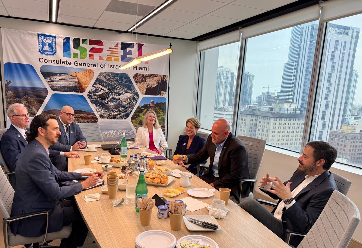 DevinStephenson's tweet image. A phenomenal gathering of @FLPolyU officials with @ElbazStarinsky & his leadership team at @IsraelinMiami. For me, it is all about parternships, internships, and celebrating opportunities and possibilities for our students and faculty. @ceokarenbmoore @bethkig @Mustaphaachoub1
