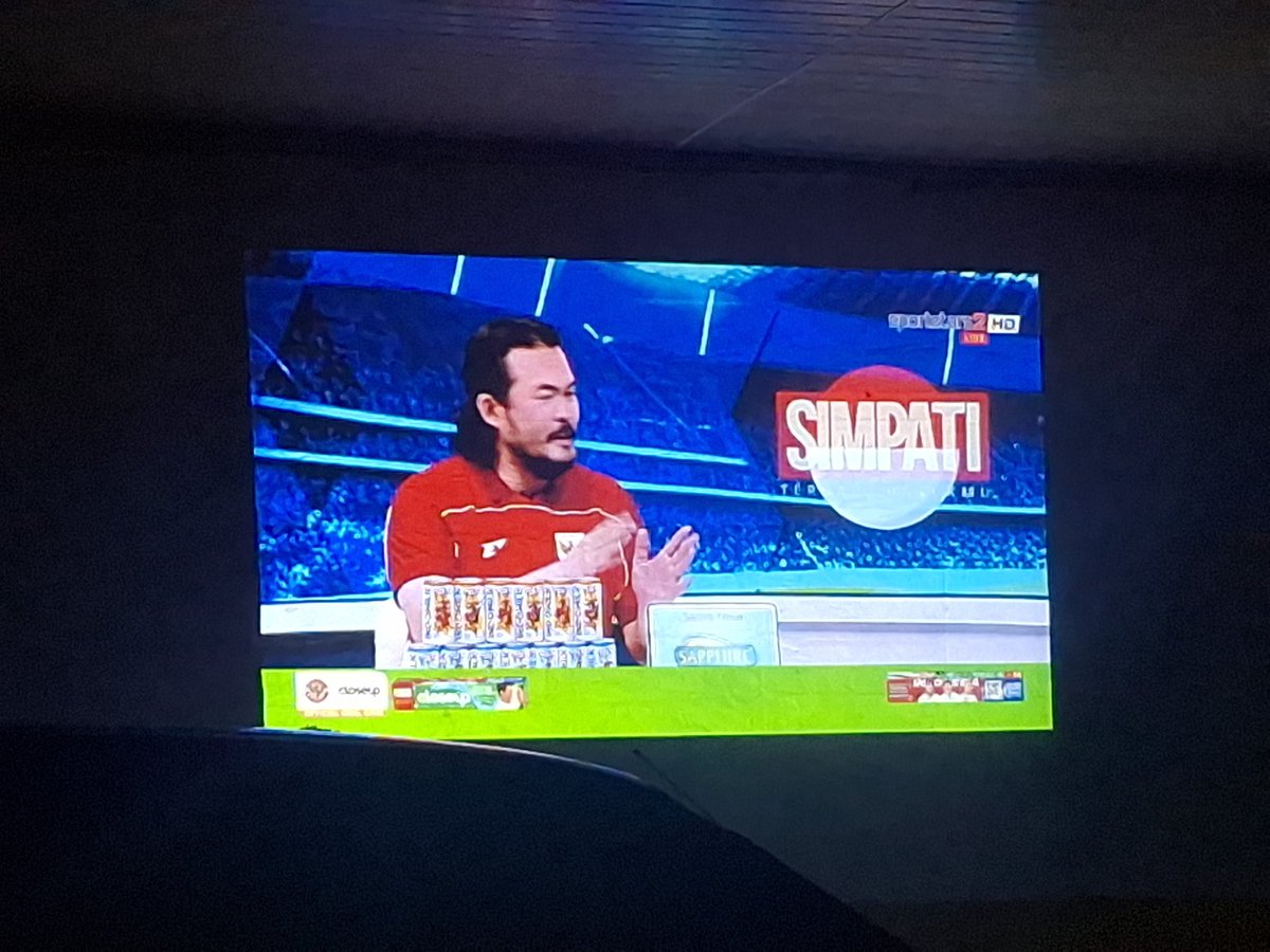 SYdemat's tweet photo. @idextratime Nobar di Fasum Perumahan Min 😂 https://t.co/wt9yxtLdW0