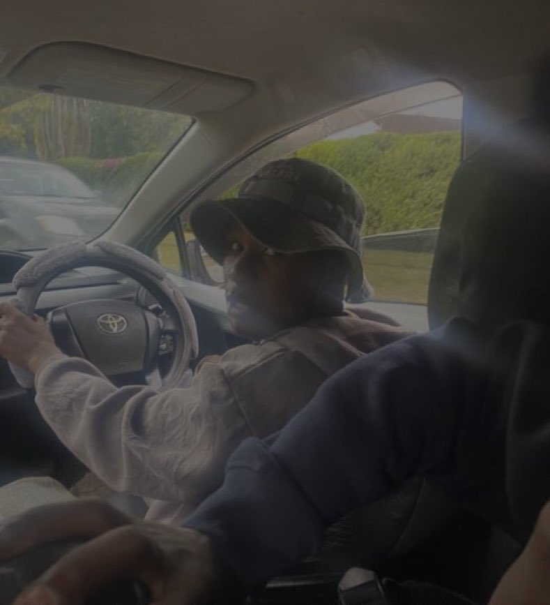 FROM INBOX : This morning, I got into a grey Toyota Vitz. The driver, who is pictured above, was with three other passengers, two women and one man. I thought it was just a regular ride, but I quickly realized I was in danger. These four people turned out to be thieves.

They