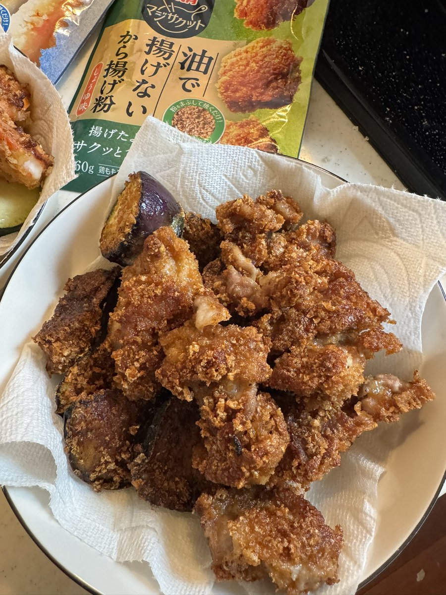 dashi_tsukkomi's tweet photo. 油で揚げないシリーズの商品化が進んでいます。茄子の唐揚げ、ズッキーニの天ぷらも大好評！　#karaage #tempra #天ぷら　￼ https://t.co/v09cD6YF5r