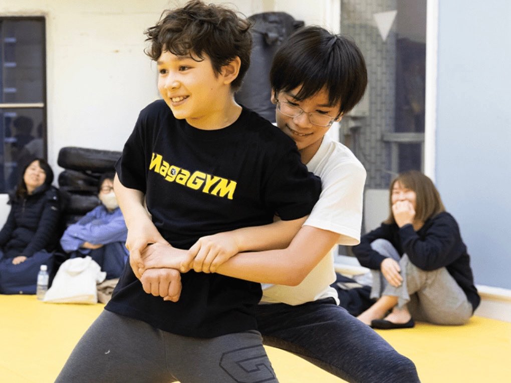 【ユースクラス 6月生募集中！】
11〜17歳対象の護身×格闘技クラス🔥
体験受付中！六本木で開講中👐
→ magagym.com/youth/
#クラヴマガ #護身術 #ユースクラス #習い事東京 #マガジム
