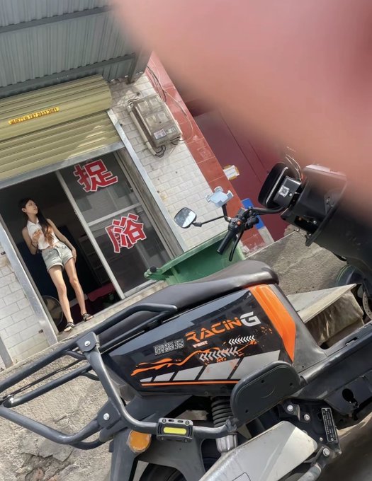 DanielR43583292's tweet photo. #无锡  #站街 #扫街 定位到耕读李巷121号��刘川菜(清扬路店)，市中心城中村据点，有3家，3~5个妹子，年龄普遍30上下，2张直接做。 https://t.co/B5J8fEgrJR