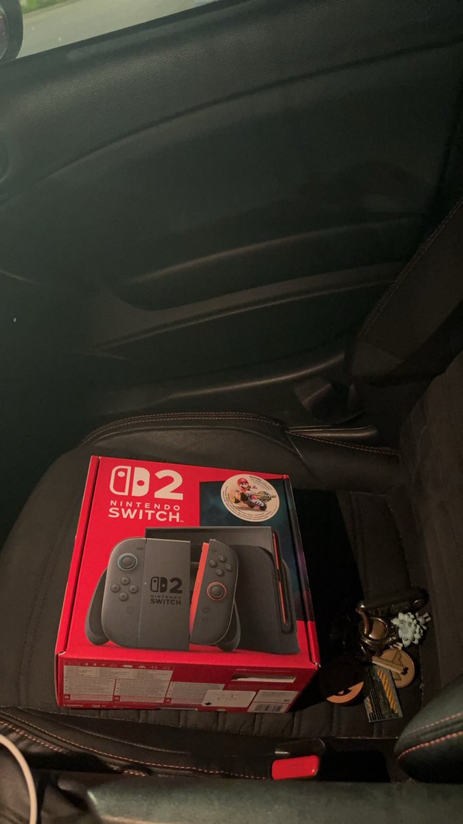 conference刚结束凌晨回村就抢到了ns2，疲惫+幸福😊