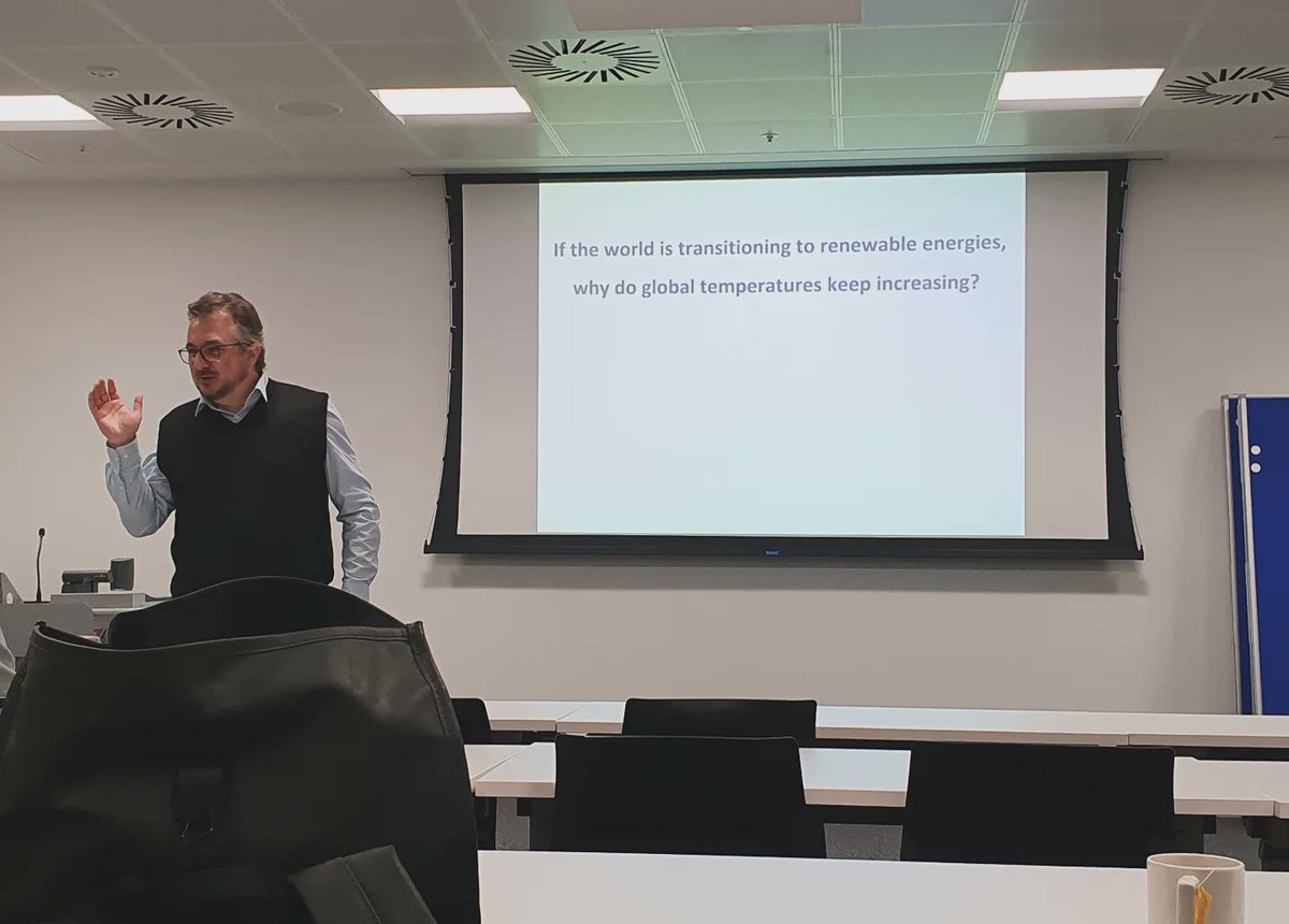 CheMResImperial's tweet image. 🌍 Why Are Global Temperatures Still Rising If We're Switching to Renewables? 🔥
That’s the thought-provoking question Dr. Alexandre Strapasson posed to our MRes Green Chemistry students @impchemistry
#RenewableEnergy #ClimateChange #MResGreenChemistry #ImperialCollege