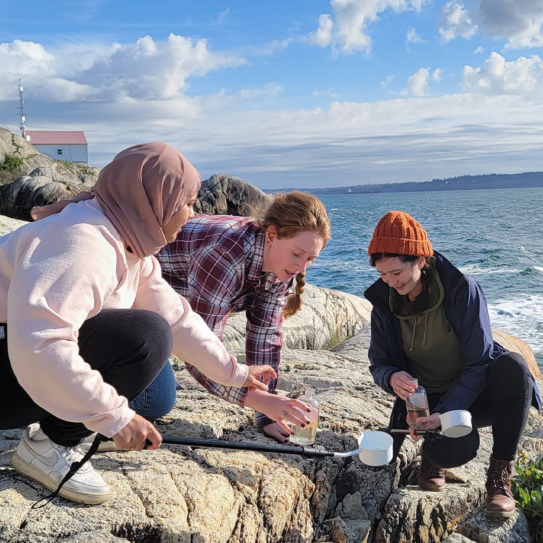 This #EnviroWeek, discover the work of Kayla King, #CERC in Evolutionary Dynamics of Host-Pathogen Interactions, on how pathogens threaten biodiversity and wildlife health as the climate changes. Read the research story: sshrc-crsh.gc.ca/society-societ…