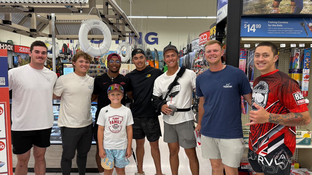 bradringler12's tweet photo. @camden_kozeal @RazorbackBSB Y'all made my son’s day yesterday. Thank you so much! Go hogs! Beat Tennessee! https://t.co/y4HQwhWJIU