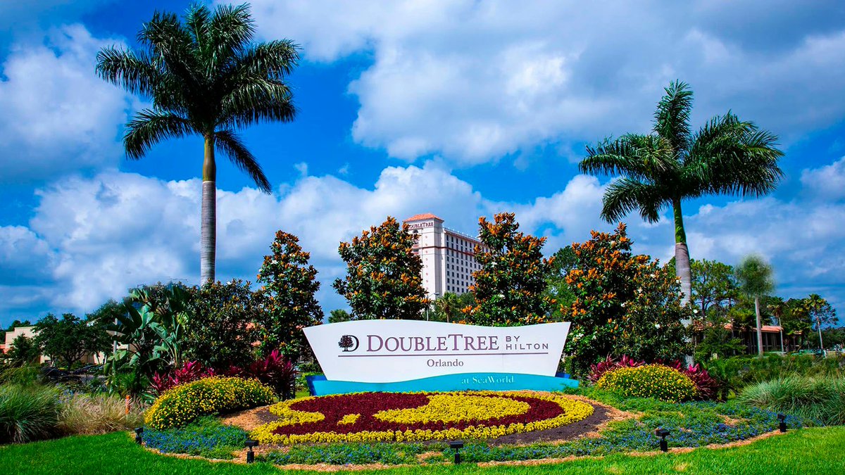 🎓 Almost time for the 16th Annual Higher Ed Summit! Don’t miss these events:
📍 New Member Welcome – Sun 4PM (Majestic 1)
🍷 President’s Reception – Sun 6:30PM (Foyer)
🎤 Keynotes – Check the app
🎪 Carnival Night – Mon PM at the hotel
🎟️ Grab your badge + swag at registration!