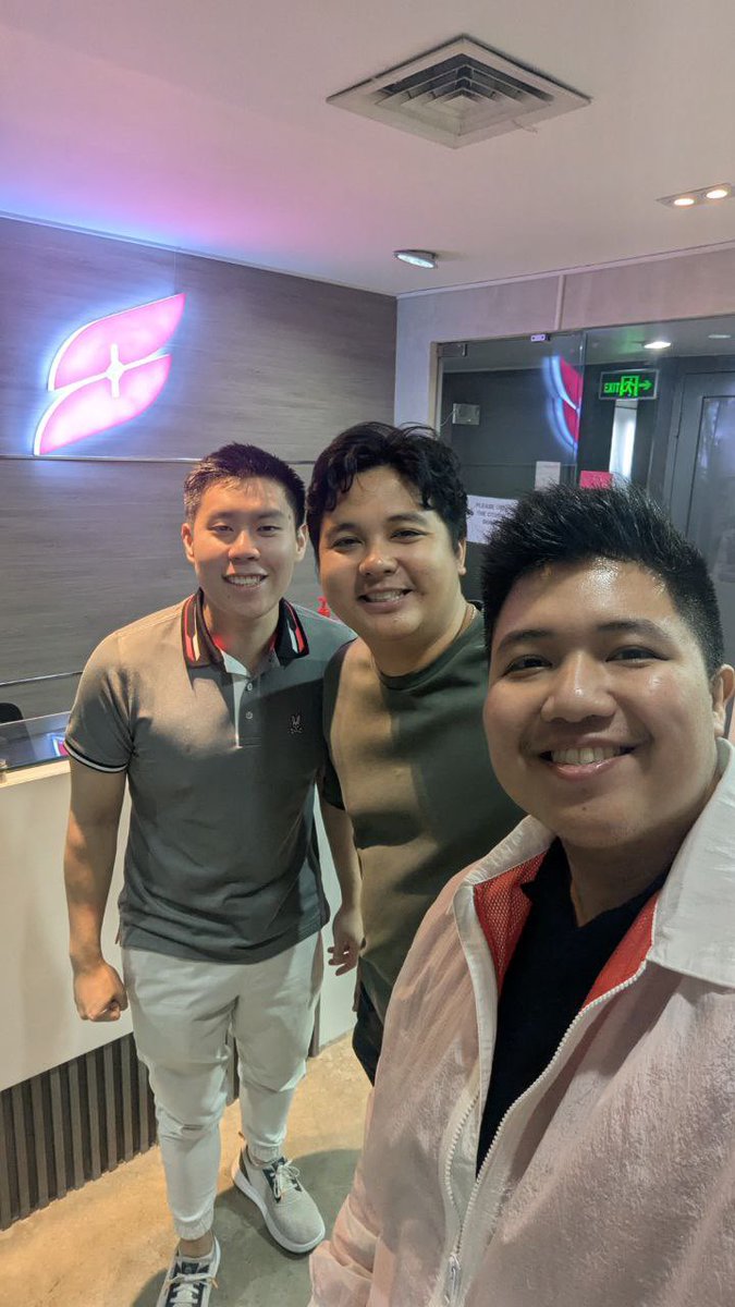 Dropped by the <a href="/SovrunOfficial/">Sovrun</a> office today.

I’m a remote-team diehard. But there was undeniable exhilarating energy coming from all the builders of the Sovrun team from being together irl.

IRL energy was used to cook some spice for <a href="/KushoWrld/">Kūsho World 🌌</a> together, and I got to take a look