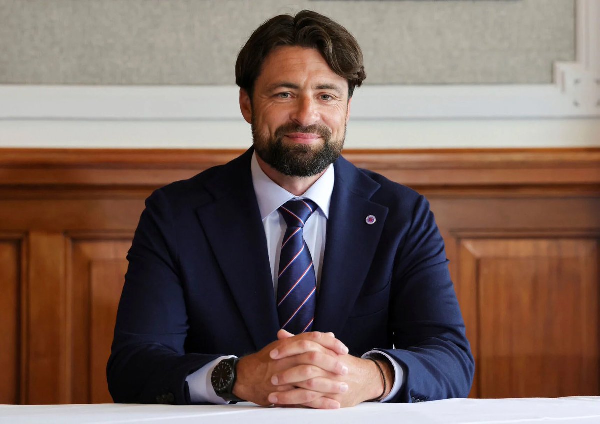 The face of a man who knows he has Brendan Rodgers’ running 🏃‍♂️ 

Welcome to Rangers Mr Martin.