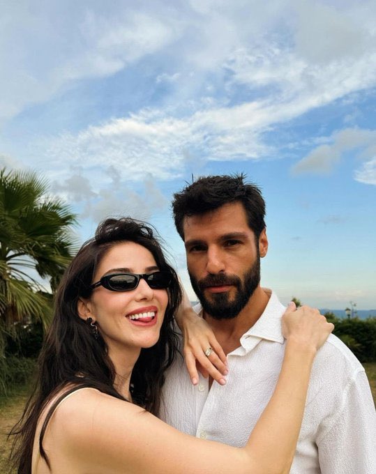 #SerkanÇayoğlu; “Doğru zaman geldiğinde kararımızı vermiş olacağız. Baba olmak istiyorum. Çocuk beni düşündüğüm zaman heyecanlandıran bir şey.”

#ÖzgeGürel #ÖzSer 
(Empati)