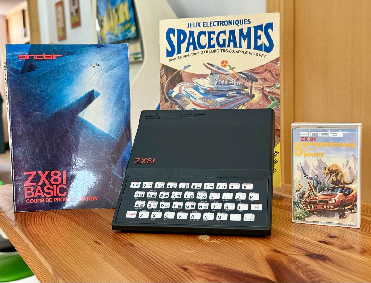 Sans ce kit qu’un camarade de classe m’a apporté en 1983, je ne serais probablement pas en train d’écrire ces lignes aujourd’hui.
Bonne soirée à tous, les amis !
#Retroblog #retro #retrogaming #ZX81 #Sinclair #Spectrum #Oldies #RetroComputer #Vintage #Jeuxvideo #Videogames