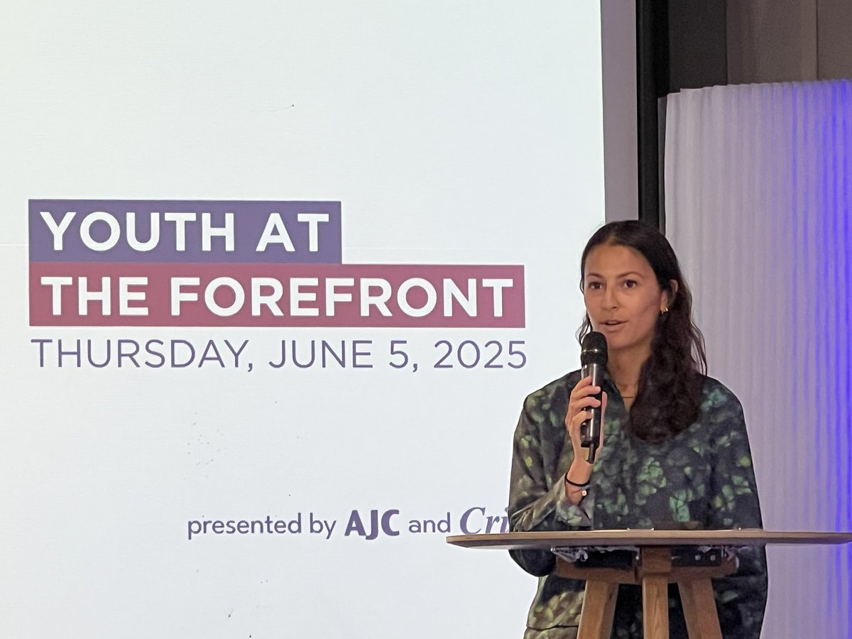 AJC_Paris's tweet photo. « Sarah Milgrim was my friend »

A powerful homage by Joan Elbaz, Access Paris leader during the French-American Forum on antisemitism @Le_CRIF x @AJCGlobal  #onthefrontlines https://t.co/nlsA0qr2Sm