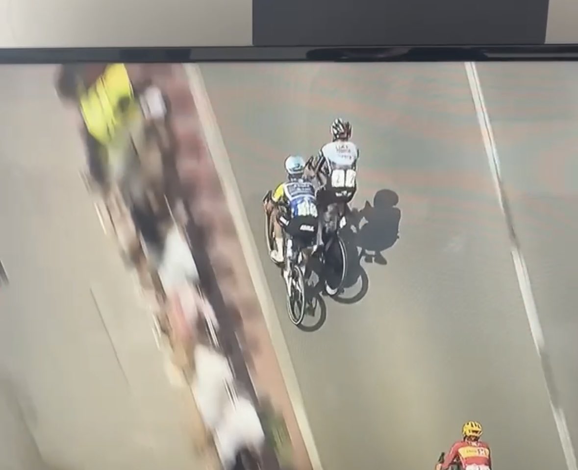IF you decide from now on to disqualify someone by this move, cycling is over!! You can start relegate everyone because everyday and in every sprint something like this and even WORST happen and nobody is dsq! 🤡🤡👎 

Rui, you are the winner ❤️