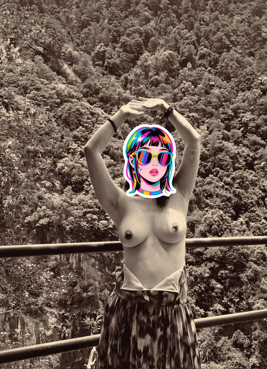 去山里玩，有个景点叫玉女开怀，“丰乳肥臀，自然天成”。#户外露出