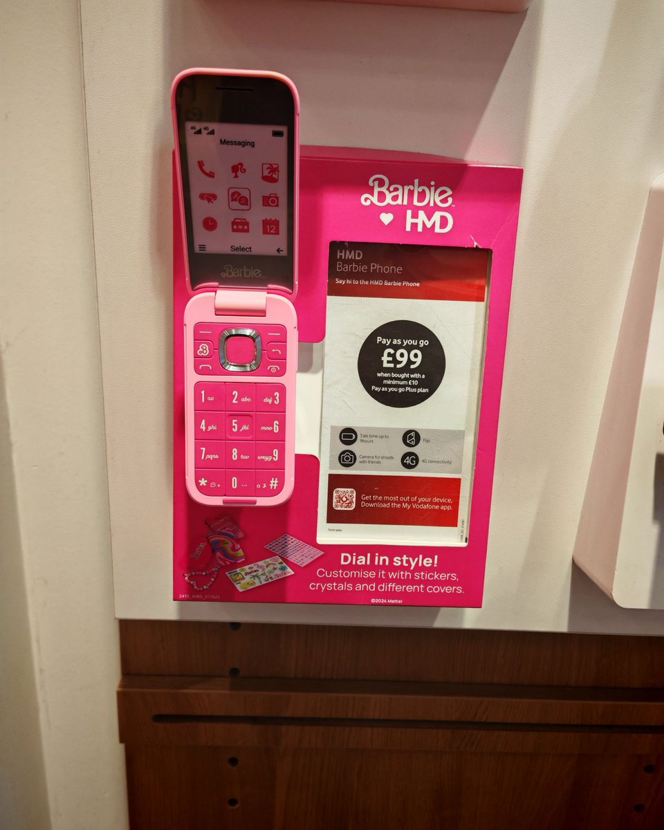 Say hello to the Barbie Flip Phone, now at Vodafone! 💖📱 

Retro style meets modern fun in this iconic HMD handset. 

#BarbiePhone #FlipPhoneIsBack #VodafoneStyle