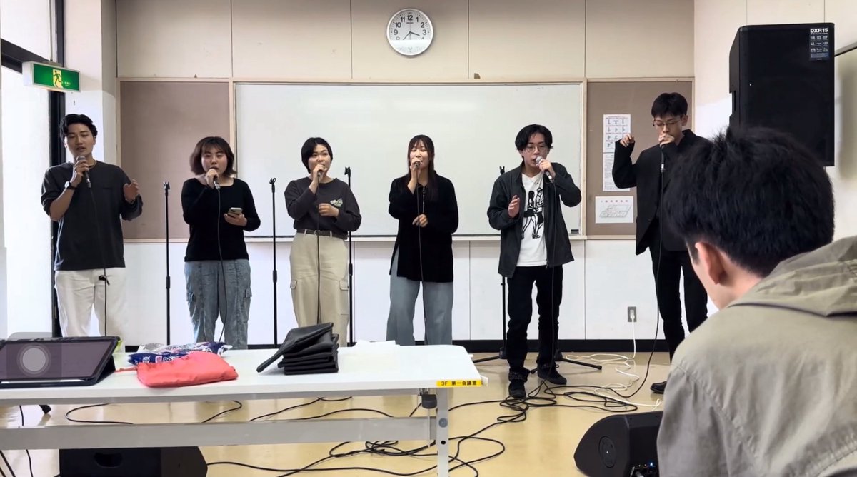 KineticBeats123's tweet photo. 5/17(土)に広島市青少年センターにて新歓ライブがありました🎶🎤
①うさぎ/Bunny Girl
②Sestetto!/Earth, Wind &amp; Fireメドレー
③ぽいなな/スーパーマーケットメドレー
④ゴスペラーズ(仮)/Love me! Love me! https://t.co/I1JpEU14Ii