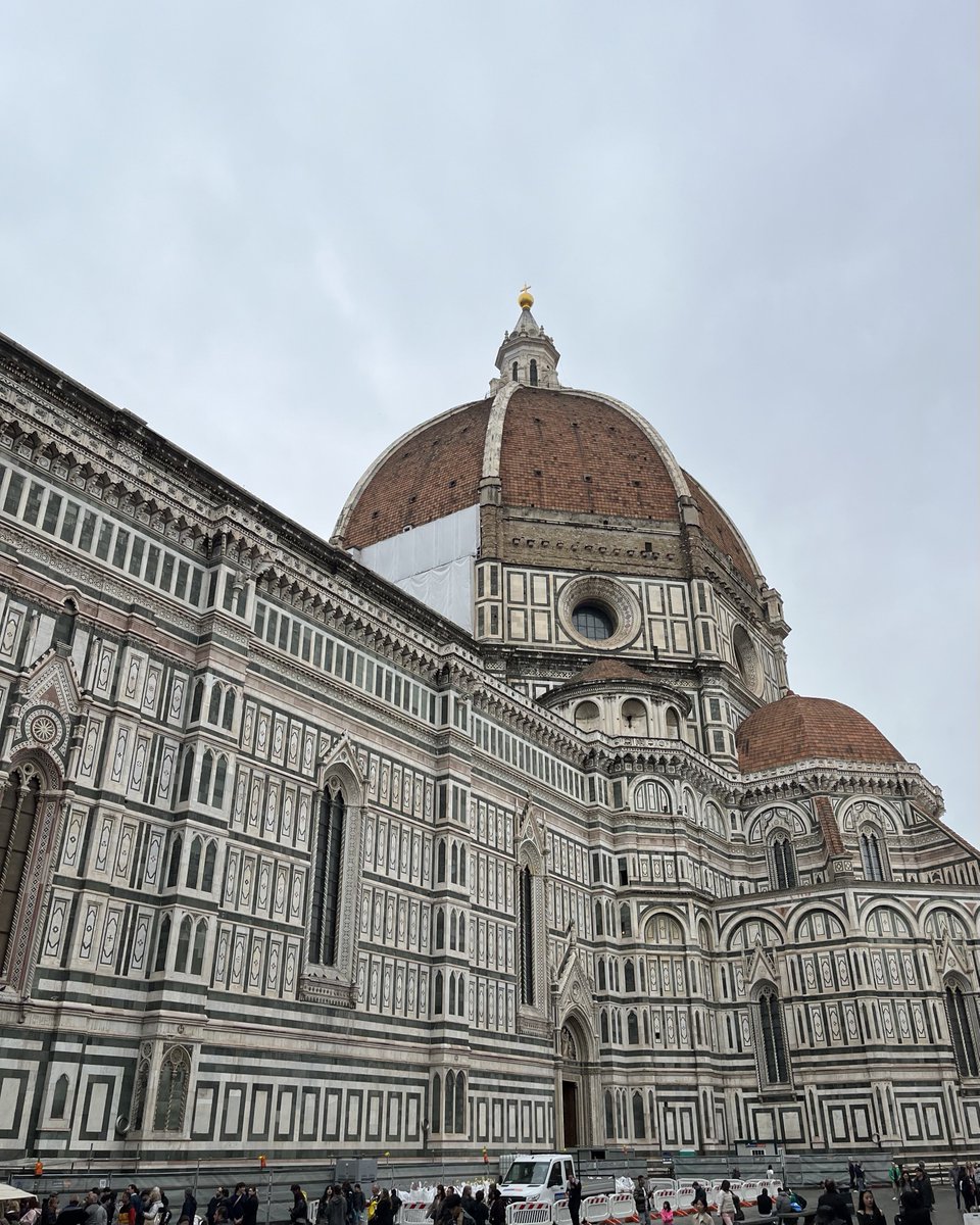 Floransa planı olanlar için mini rehber geldi. Anlatacak çok şey var tabi bu şehirle ilgili ama ufak ufak notları paylaşıyorum, kaydedip, birileriyle de paylaşırsanız ve varsa siz de önerilerinizi yazarsanız çok sevinirim. 🙏🏻

🏠 Konaklama; Hotel Bigallo; 10/10 merkezi bir yerde.