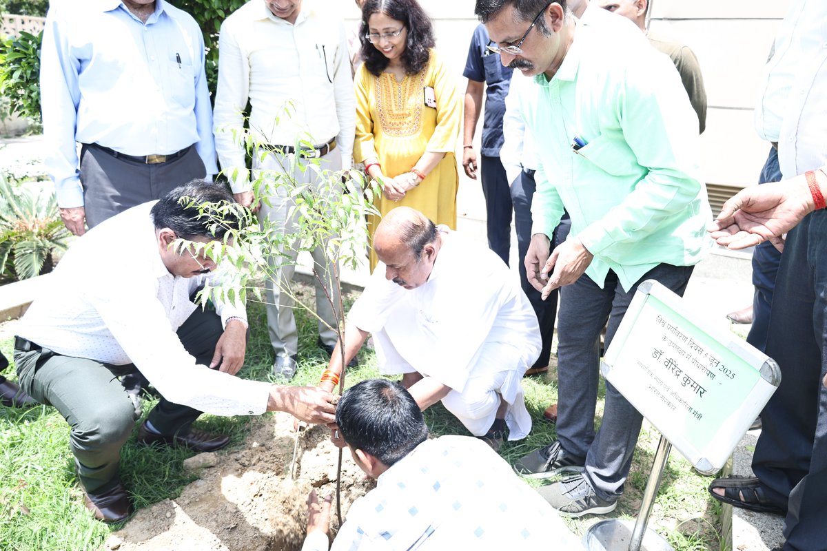 On the occasion of World Environment Day on 5th June, 2025, Dr. Virendra Kumar, Hon’ble Minister of Social Justice and Empowerment, Government of India, visited National Institute of Social Defence (NISD) at G-2, Sector 10, Dwarka, and planted 7 saplings in the premises of NISD.