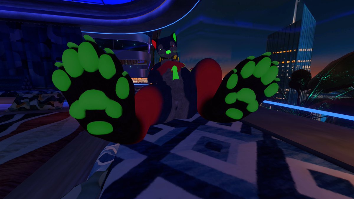 Whatcha doin down there? You like what you see don't you~