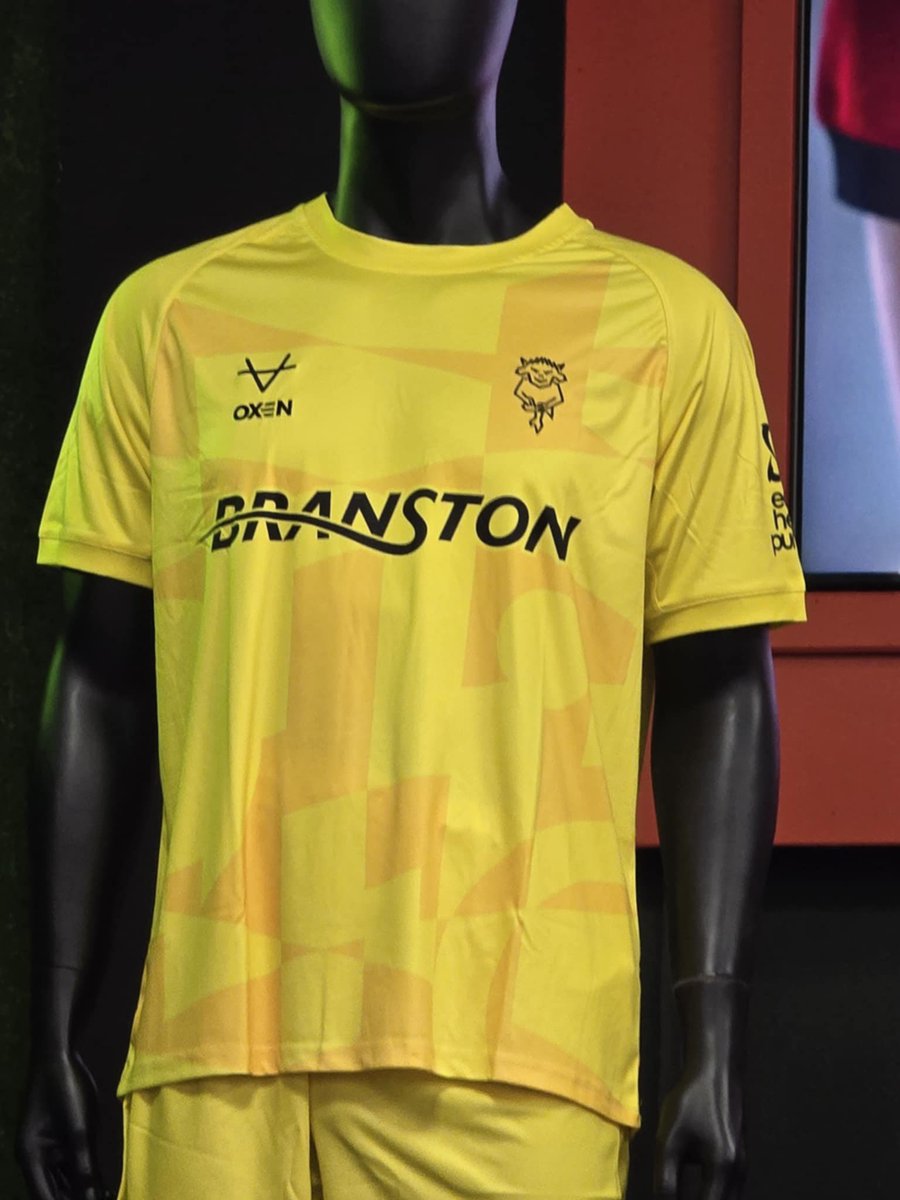 Although this has been released by the club, these are some few photos of the new 25/26 home kit.