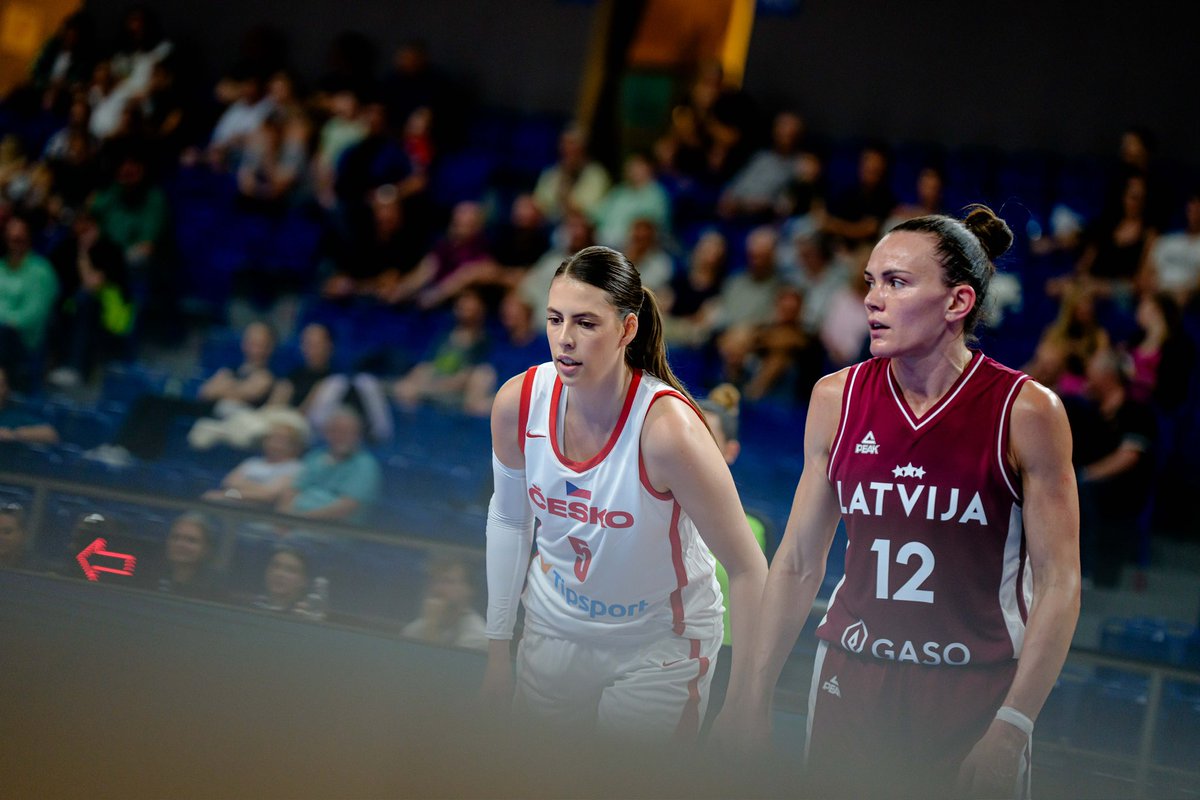 🇱🇻 Latvijas sieviešu valstsvienība pirmajā pārbaudes spēle pārspēj mājnieci un Eiropas čempionāta finālturnīra dalībnieci 🇨🇿 Čehiju ar rezultātu 71:69. 👏 
📊 Anete Šteinberga 14 PTS | 13 REB | 20 EFF
📊 Kate Vilka 12 PTS | 3 REB | 3 AST
📊 Aleksa Gulbe 11 PTS | 7 REB | 16 EFF