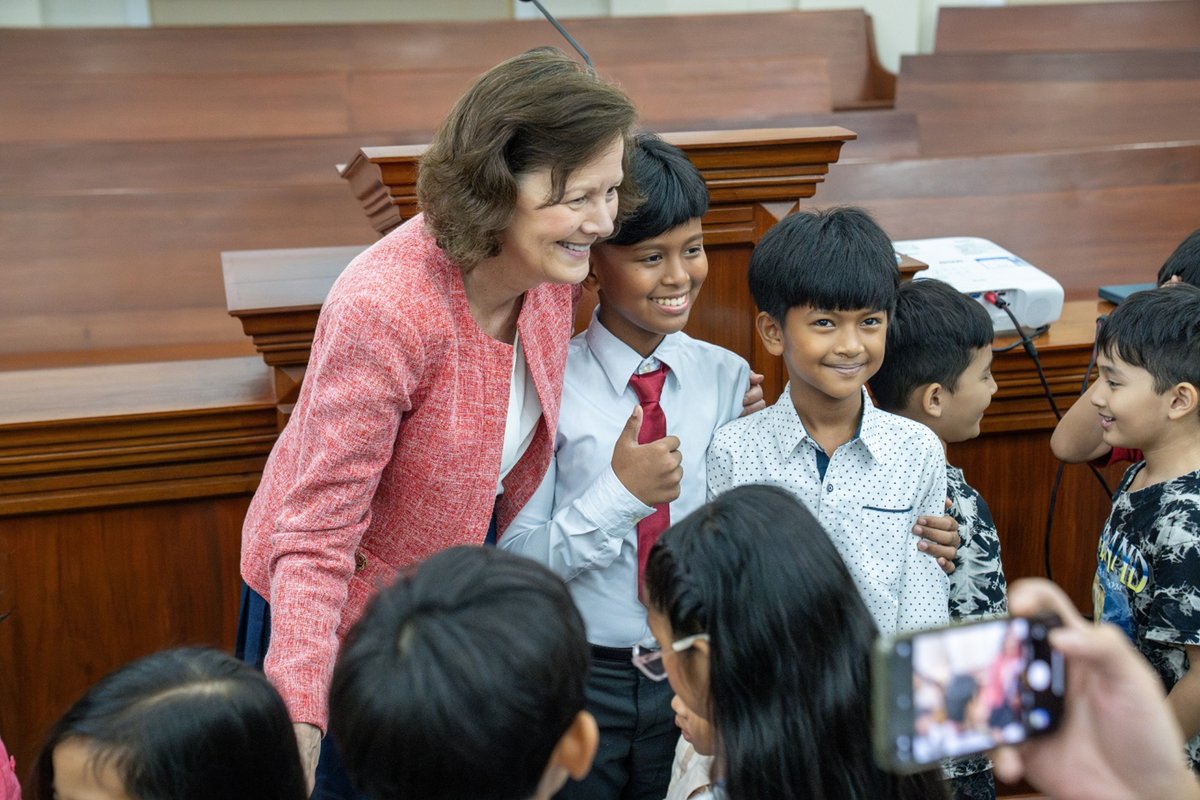 Primary General President Susan H. Porter made her first visit to Asia in late May 2025, ministering in six locations, especially in growing communities of The Church of Jesus Christ of Latter-day Saints. A highlight of her visit was to the National Pediatric Hospital and