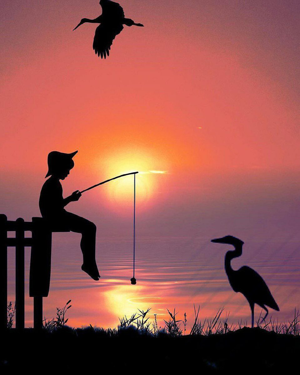 "

﴿وَمَا أَمْرُنَا إِلَّا وَاحِدَةٌ كَلَمْحٍ بِالْبَصَر﴾ 

"كلُّ أمر الله في كونه كلَمح البصَر، 
فلا تستبعد فرجاً أنت على أمل بوقوعه، ولا 
تستبطىء خيراً ولو طال انتظاره 
فما يأذنُ الله به لا يمنعُه مانع، ولا يردُّه رادّ."

"🍂…….