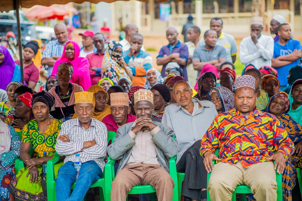 mwangadchabari's tweet photo. Baada kuridhishwa na maendeleo ya mradi huo Mhe. Waziri ameridhia ombi hilo na kuagiza wataalamu kutoka VETA kuanza kwa haraka  mchakato wa mapitio ya mradi   ili kuharakisha utekelezaji huo. https://t.co/XSIDmFskT6