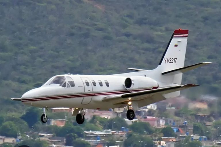 🟣Qué Pasa en Venezuela (@qpev_) on Twitter photo #Destacadas #Sucesos Hallaron restos de avioneta privada que desapareció tras salir de Maiquetía quepasaenvenezuela.org/?p=659590 Vía: <a href="/csaavedrareport/">Cesar Saavedra</a> #Destacadas #Sucesos Hallaron restos de avioneta privada que desapareció tras salir de Maiquetía quepasaenvenezuela.org/?p=659590 Vía: <a href="/csaavedrareport/">Cesar Saavedra</a>
