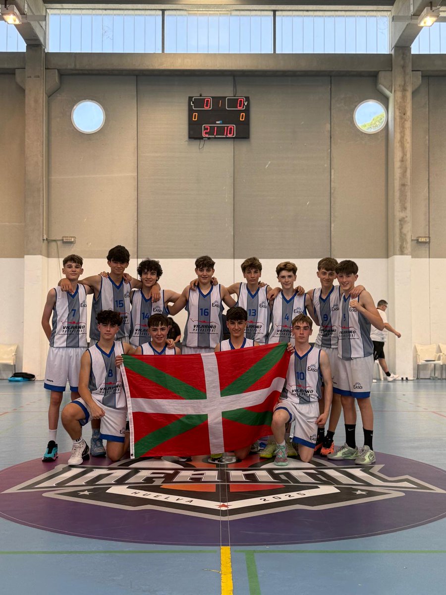 MikelFeernandez's tweet photo. Cerrando otra temporada con un grupo increíble, la más especial de todas las que he vivido hasta ahora, de esas que te marcan a lo largo del tiempo y que desde el primer día me lo pusieron muy fácil en todos los aspectos. ⌛🔚

Gran generación de infantiles! Gracias por todo!💙🏀 https://t.co/mQ1Ut7WGHR