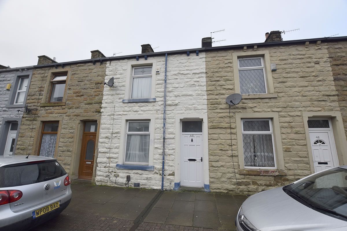 NEW ENTRY ALERT - 48 Pendle Street, Padiham, Burnley - OPENING BID £48,000 buff.ly/anm976I